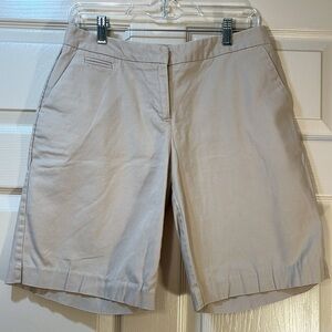 Izod Chino Bermuda Short Cotton Spandex Blend Tan Khaki Size 6 Excellent